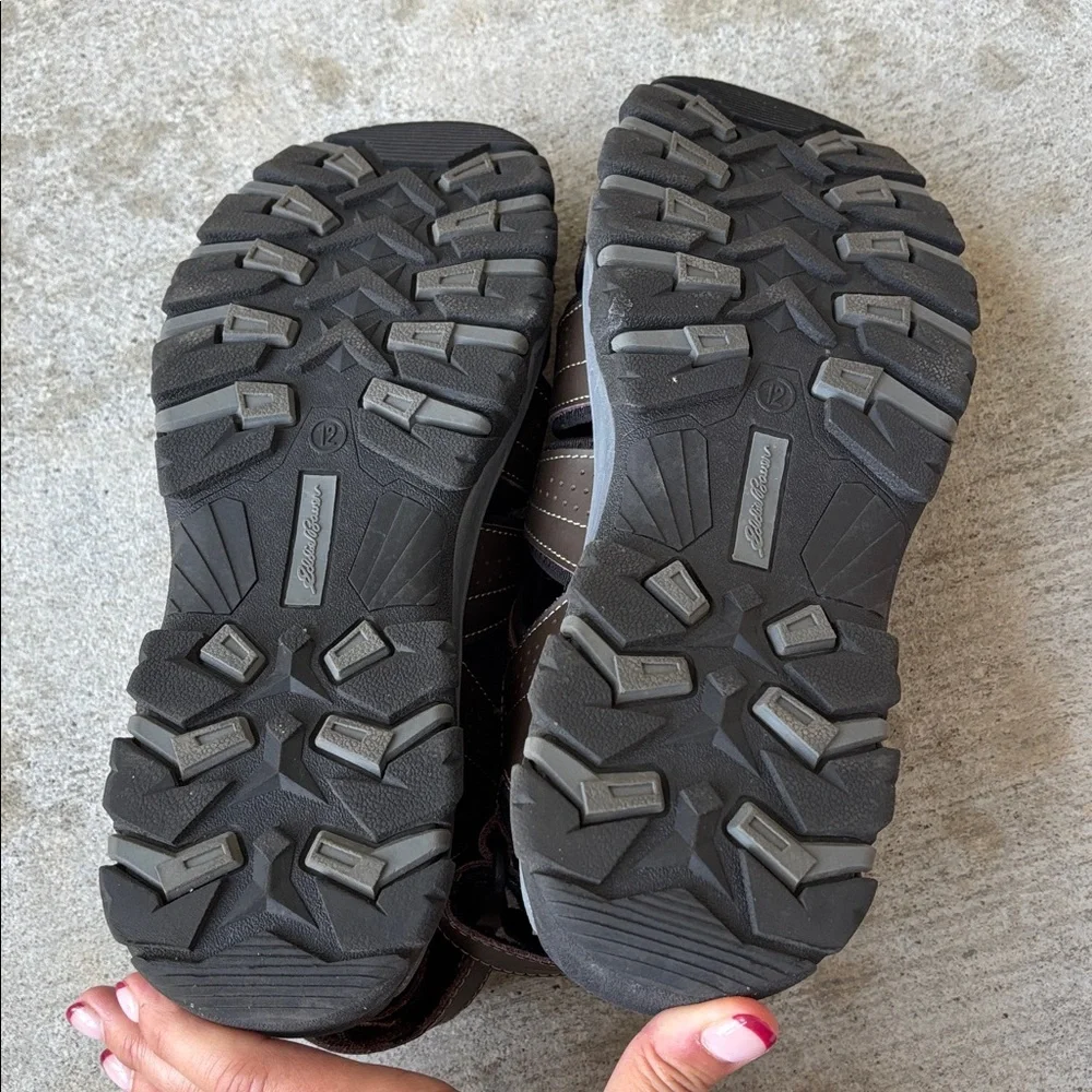 Eddie Bauer Leather Enclosed Toe Bungee Closure Meridian Sandals.